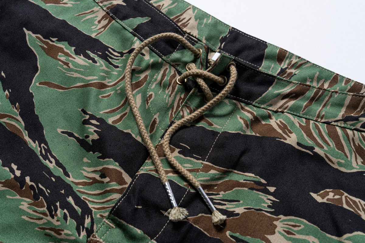 TIGER CAMOUFLAGE SWIM SHORTS / JOHN WAYNE