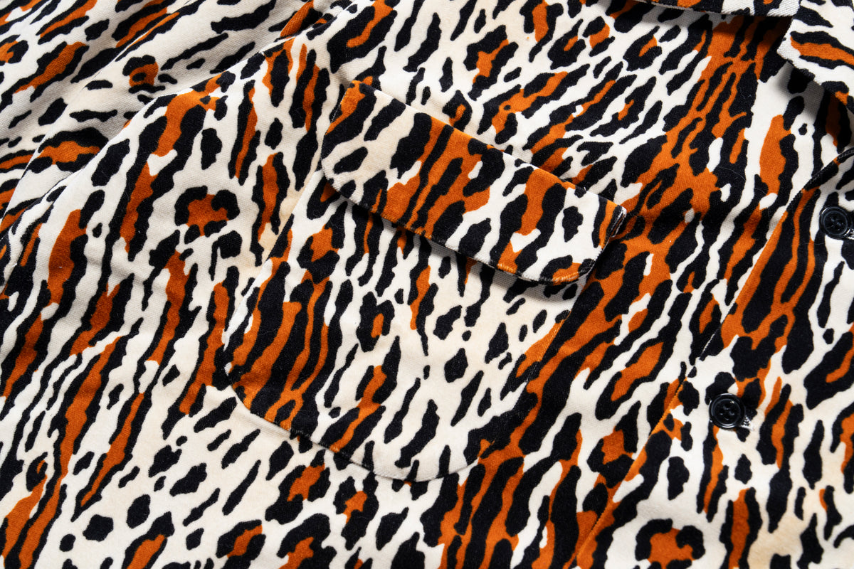 VELVET OPEN-COLLAR SHIRT / ANIMAL PATTERN